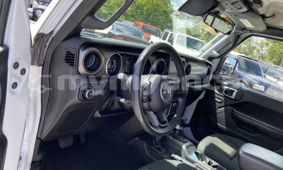 Buy Used Jeep Wrangler White Car in Bogale in Ayeyarwady Buy Used Jeep Wrangler White Car in Bogale in Ayeyarwady