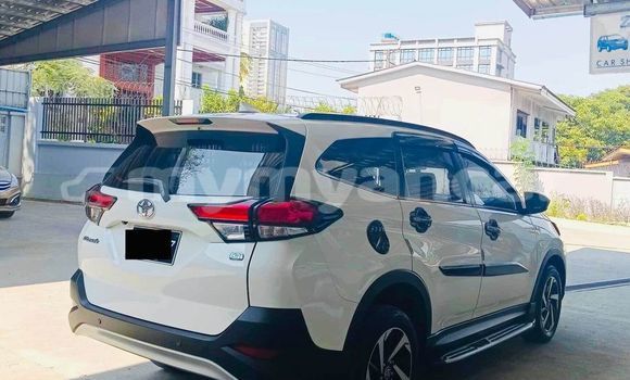 Buy Used Toyota Rush White Car in Banmo in Kachin Buy Used Toyota Rush White Car in Banmo in Kachin