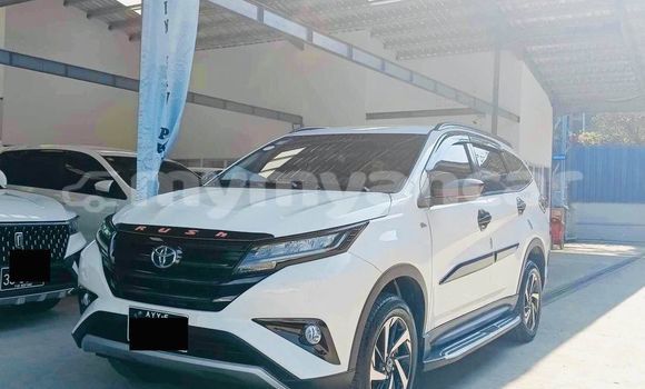 Buy Used Toyota Rush White Car in Banmo in Kachin Buy Used Toyota Rush White Car in Banmo in Kachin