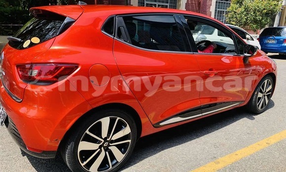 အသုံးပြုခံ့ Renault Laguna Red ကား Bago Bago အသုံးပြုခံ့ Renault Laguna Red ကား Bago Bago