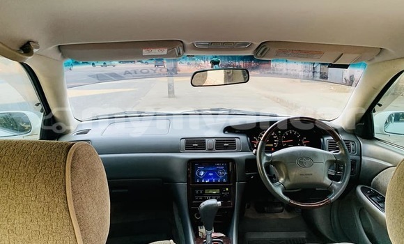 အသုံးပြုခံ့ Toyota Mark II White ကား Bago Bago အသုံးပြုခံ့ Toyota Mark II White ကား Bago Bago