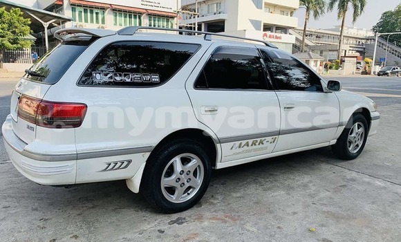 အသုံးပြုခံ့ Toyota Mark II White ကား Bago Bago အသုံးပြုခံ့ Toyota Mark II White ကား Bago Bago