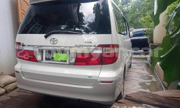 Buy Used Toyota Alphard White Car in Banmo in Kachin Buy Used Toyota Alphard White Car in Banmo in Kachin