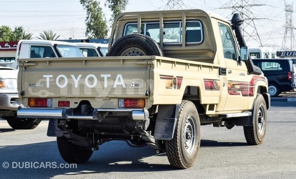 သွင်းကုန် Toyota Land Cruiser Beige ကား Import - Dubai Ayeyarwady သွင်းကုန် Toyota Land Cruiser Beige ကား Import - Dubai Ayeyarwady