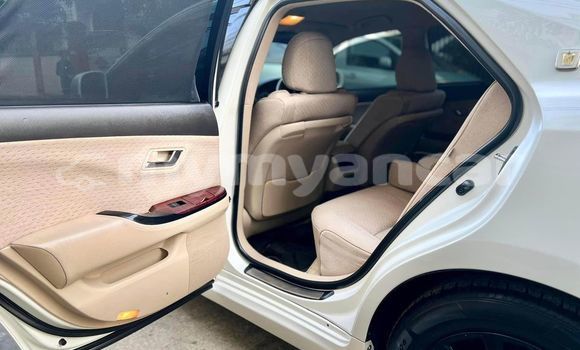 အသုံးပြုခံ့ Toyota Crown White ကား Bago Bago အသုံးပြုခံ့ Toyota Crown White ကား Bago Bago