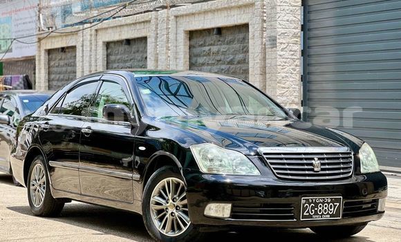 အသုံးပြုခံ့ Toyota Crown Black ကား Banmo Kachin အသုံးပြုခံ့ Toyota Crown Black ကား Banmo Kachin