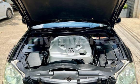 အသုံးပြုခံ့ Toyota Crown Black ကား Banmo Kachin အသုံးပြုခံ့ Toyota Crown Black ကား Banmo Kachin