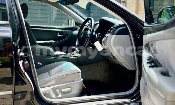 အသုံးပြုခံ့ Toyota Crown Black ကား Banmo Kachin အသုံးပြုခံ့ Toyota Crown Black ကား Banmo Kachin