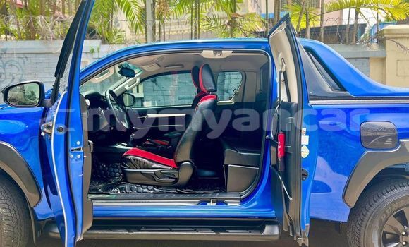 အသုံးပြုခံ့ Toyota Hiluxe Revo Blue ကား Bago Bago အသုံးပြုခံ့ Toyota Hiluxe Revo Blue ကား Bago Bago