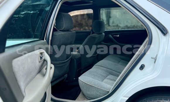 အသုံးပြုခံ့ Toyota Mark II White ကား Banmo Kachin အသုံးပြုခံ့ Toyota Mark II White ကား Banmo Kachin