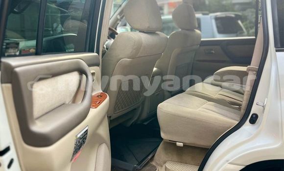 Buy Used Toyota Land Cruiser White Car in Arakan in Rakhine Buy Used Toyota Land Cruiser White Car in Arakan in Rakhine