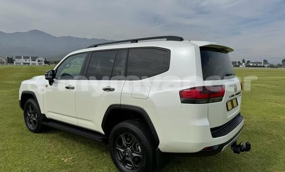 Acheter Occasion Voiture Toyota Land Cruiser Blanc à Nyaunglebin, #<Region:0x000000000af4fc68> Acheter Occasion Voiture Toyota Land Cruiser Blanc à Nyaunglebin, #<Region:0x000000000af4fc68>