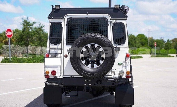 Acheter Occasion Voiture Land Rover Defender Blanc à Nyaunglebin, #<Region:0x000000000af4fc68> Acheter Occasion Voiture Land Rover Defender Blanc à Nyaunglebin, #<Region:0x000000000af4fc68>