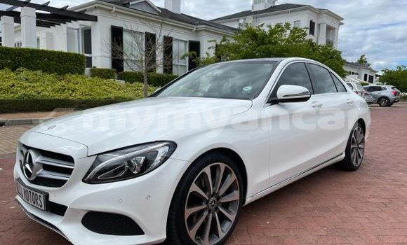 Acheter Occasion Voiture Mercedes-Benz C250 coupe Blanc à Banmo, #<Region:0x000000000b1c4b88>