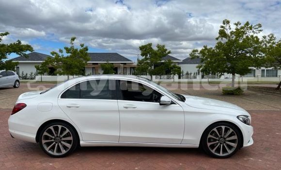 Acheter Occasion Voiture Mercedes-Benz C250 coupe Blanc à Banmo, #<Region:0x000000000b1c4b88> Acheter Occasion Voiture Mercedes-Benz C250 coupe Blanc à Banmo, #<Region:0x000000000b1c4b88>