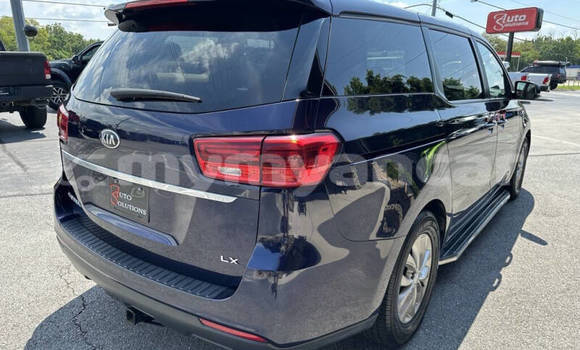 Buy Used Kia Sedona Blue Car in Nyaunglebin in Bago Buy Used Kia Sedona Blue Car in Nyaunglebin in Bago