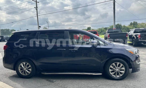 Buy Used Kia Sedona Blue Car in Nyaunglebin in Bago Buy Used Kia Sedona Blue Car in Nyaunglebin in Bago