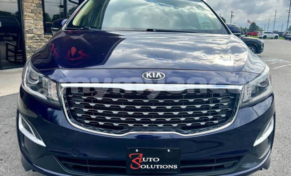 Buy Used Kia Sedona Blue Car in Nyaunglebin in Bago Buy Used Kia Sedona Blue Car in Nyaunglebin in Bago