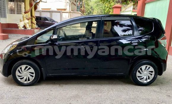 အသုံးပြုခံ့ Honda FIT Black ကား Banmo Kachin အသုံးပြုခံ့ Honda FIT Black ကား Banmo Kachin