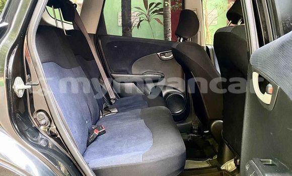 အသုံးပြုခံ့ Honda FIT Black ကား Banmo Kachin အသုံးပြုခံ့ Honda FIT Black ကား Banmo Kachin