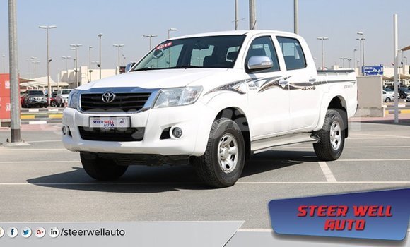 သွင်းကုန် Toyota Hilux White ကား Import - Dubai Ayeyarwady သွင်းကုန် Toyota Hilux White ကား Import - Dubai Ayeyarwady