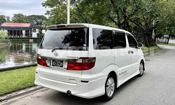 အသုံးပြုခံ့ Toyota Alphard White ကား Allanmyo Magway အသုံးပြုခံ့ Toyota Alphard White ကား Allanmyo Magway