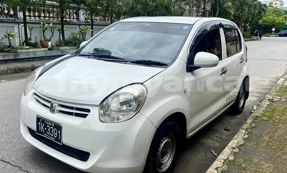 အသုံးပြုခံ့ Toyota Passo White ကား Dawei Tanintharyi အသုံးပြုခံ့ Toyota Passo White ကား Dawei Tanintharyi