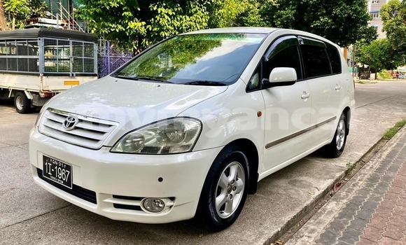 အသုံးပြုခံ့ Toyota Ipsum White ကား Allanmyo Magway အသုံးပြုခံ့ Toyota Ipsum White ကား Allanmyo Magway