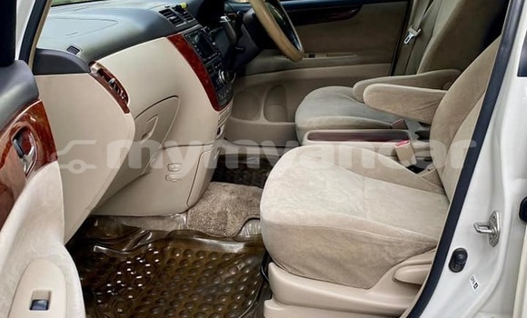 အသုံးပြုခံ့ Toyota Ipsum White ကား Allanmyo Magway အသုံးပြုခံ့ Toyota Ipsum White ကား Allanmyo Magway