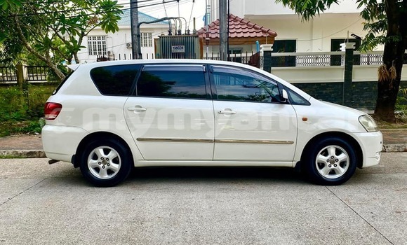 အသုံးပြုခံ့ Toyota Ipsum White ကား Allanmyo Magway အသုံးပြုခံ့ Toyota Ipsum White ကား Allanmyo Magway