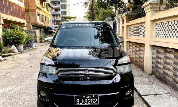 အသုံးပြုခံ့ Toyota Voxy Black ကား Arakan Rakhine အသုံးပြုခံ့ Toyota Voxy Black ကား Arakan Rakhine
