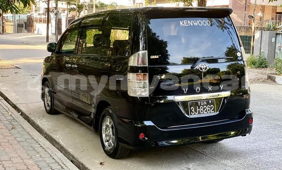 အသုံးပြုခံ့ Toyota Voxy Black ကား Arakan Rakhine အသုံးပြုခံ့ Toyota Voxy Black ကား Arakan Rakhine