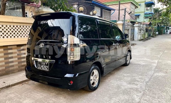 အသုံးပြုခံ့ Toyota Voxy Black ကား Arakan Rakhine အသုံးပြုခံ့ Toyota Voxy Black ကား Arakan Rakhine