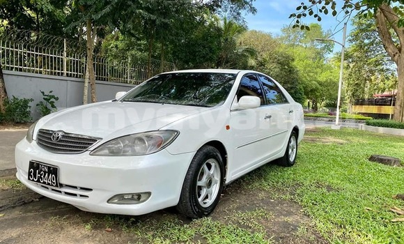 အသုံးပြုခံ့ Toyota Camry White ကား Bago Bago အသုံးပြုခံ့ Toyota Camry White ကား Bago Bago