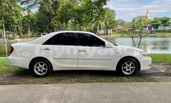 အသုံးပြုခံ့ Toyota Camry White ကား Bago Bago အသုံးပြုခံ့ Toyota Camry White ကား Bago Bago