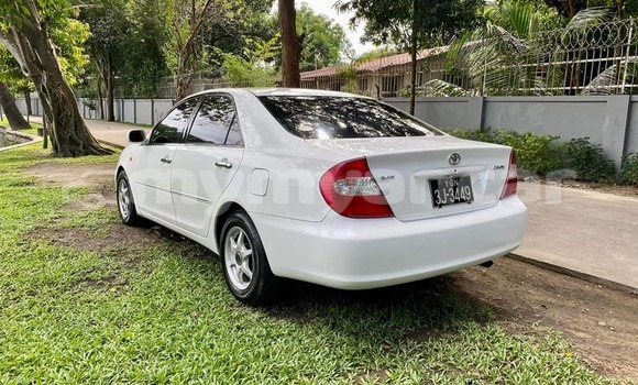 အသုံးပြုခံ့ Toyota Camry White ကား Bago Bago အသုံးပြုခံ့ Toyota Camry White ကား Bago Bago
