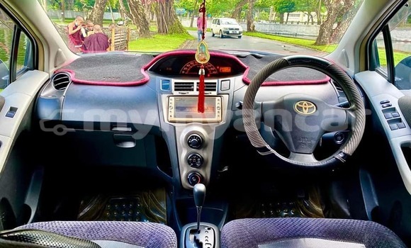 အသုံးပြုခံ့ Toyota Vitz White ကား Banmo Kachin အသုံးပြုခံ့ Toyota Vitz White ကား Banmo Kachin