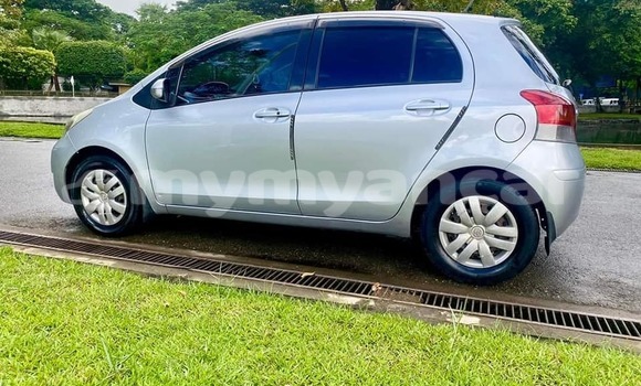 အသုံးပြုခံ့ Toyota Vitz White ကား Banmo Kachin အသုံးပြုခံ့ Toyota Vitz White ကား Banmo Kachin