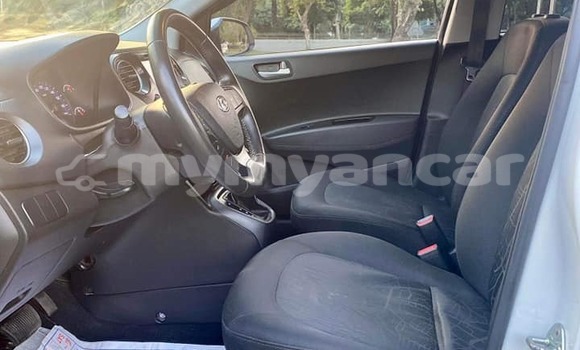 အသုံးပြုခံ့ Hyundai i10 White ကား Arakan Rakhine အသုံးပြုခံ့ Hyundai i10 White ကား Arakan Rakhine