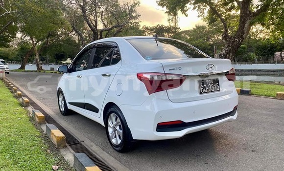 အသုံးပြုခံ့ Hyundai i10 White ကား Arakan Rakhine အသုံးပြုခံ့ Hyundai i10 White ကား Arakan Rakhine