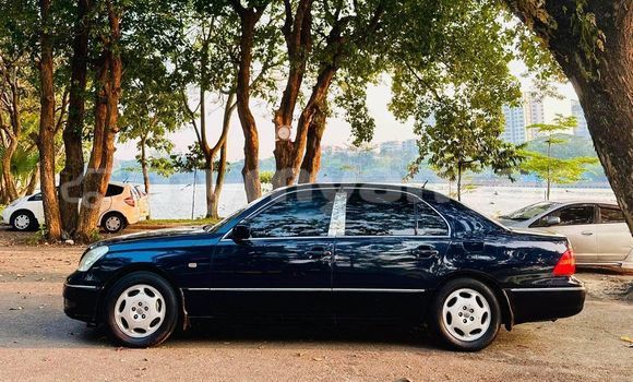 အသုံးပြုခံ့ Toyota Celsior Black ကား Arakan Rakhine အသုံးပြုခံ့ Toyota Celsior Black ကား Arakan Rakhine