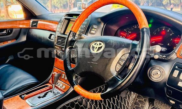 အသုံးပြုခံ့ Toyota Celsior Black ကား Arakan Rakhine အသုံးပြုခံ့ Toyota Celsior Black ကား Arakan Rakhine