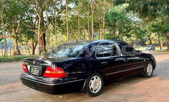 အသုံးပြုခံ့ Toyota Celsior Black ကား Arakan Rakhine အသုံးပြုခံ့ Toyota Celsior Black ကား Arakan Rakhine