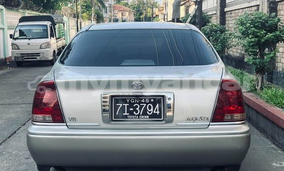အသုံးပြုခံ့ Toyota Crown White ကား Bogale Ayeyarwady အသုံးပြုခံ့ Toyota Crown White ကား Bogale Ayeyarwady