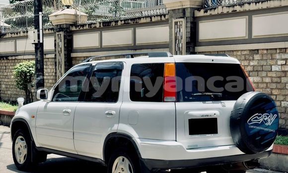 အသုံးပြုခံ့ Honda CR–V White ကား Arakan Rakhine အသုံးပြုခံ့ Honda CR–V White ကား Arakan Rakhine