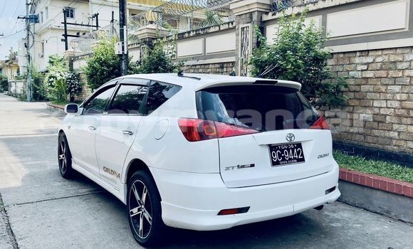 အသုံးပြုခံ့ Toyota Caldina White ကား Banmo Kachin အသုံးပြုခံ့ Toyota Caldina White ကား Banmo Kachin