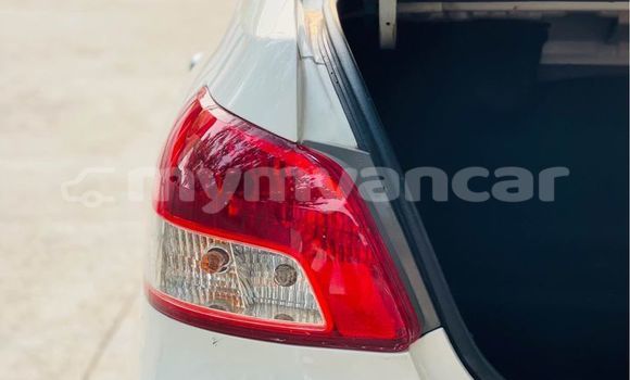 အသုံးပြုခံ့ Toyota Belta White ကား Bago Bago အသုံးပြုခံ့ Toyota Belta White ကား Bago Bago