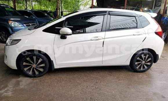 Buy Used Honda FIT White Car in Bago in Bago Buy Used Honda FIT White Car in Bago in Bago