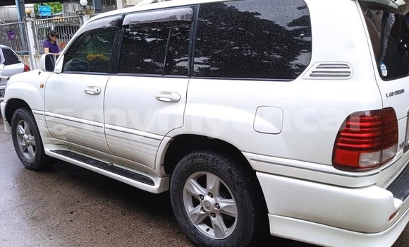 Buy Used Toyota Land Cruiser White Car in Bago in Bago Buy Used Toyota Land Cruiser White Car in Bago in Bago