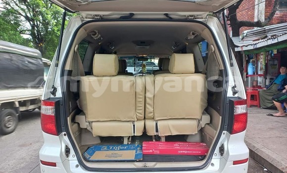 Buy Used Toyota Alphard White Car in Banmo in Kachin Buy Used Toyota Alphard White Car in Banmo in Kachin